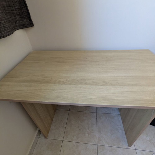 Desk 90x50x75 cm, like new