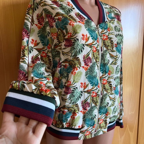 Stradivarius floral summer jacket medium like new, multicolor