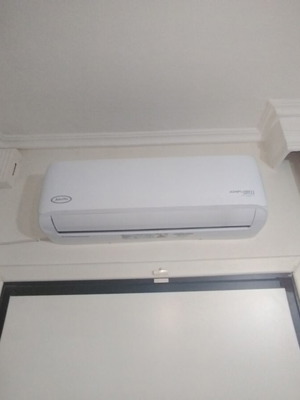Κλιματιστικό 12000 btu ελαφρώς χρησιμοποιημένο, 1 έτους