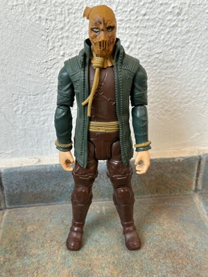 Συλλεκτική φιγούρα Super-Villain Scarecrow-Σκιάχτρο από την σειρά της ταινίας Batman DC