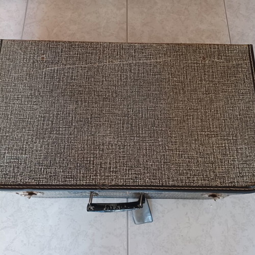 Vintage suitcase, no keys, 60×37×17 cm