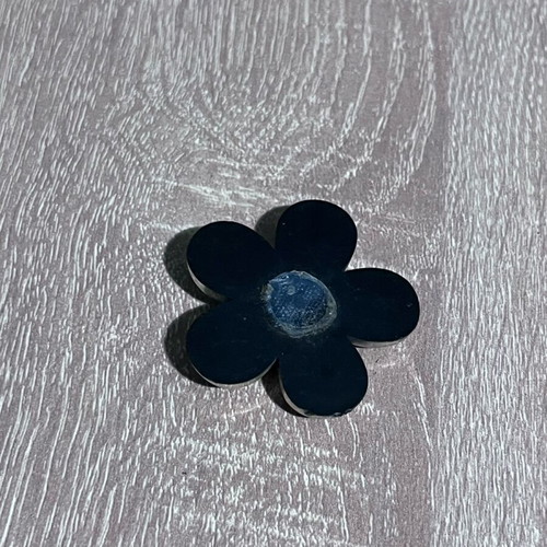 Flower used adhesive jewelry piece