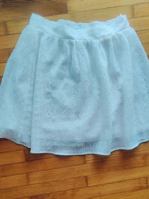 H&M skirt size 40 white like new