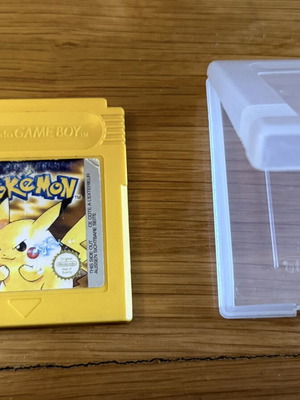 Pokémon Yellow Special Pikachu Edition Game Boy cartridge μεταχειρισμένη με προστατευτική θήκη