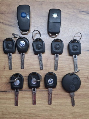 Car keys used, set of 11
