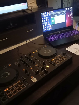 Pioneer DJ DDJ-FLX4 DJ controller 2 channels