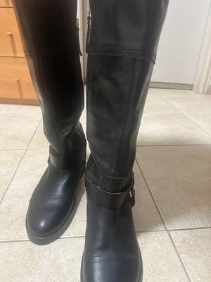 Μπότες Zara δερμάτινες μεταχειρισμένες νούμερο 38 μαύρες