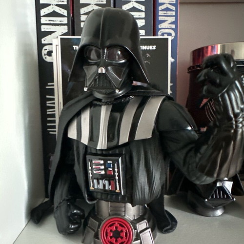Darth Vader bust Abysse like new with box