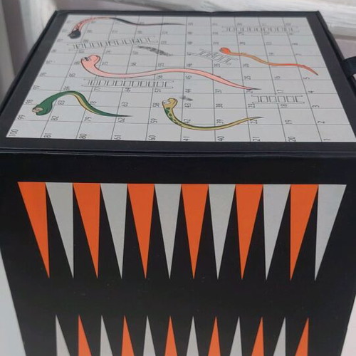 6-in-1 multi-board game cube used with classic games