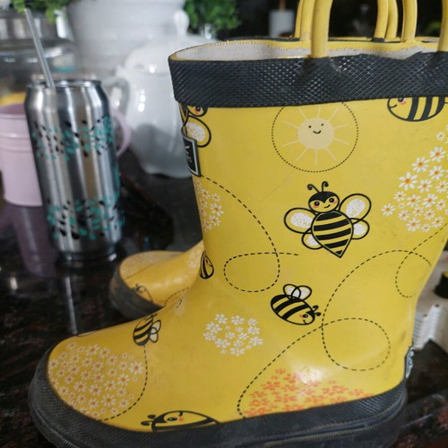 Children's rain boots like new, yellow with bee design, size 31