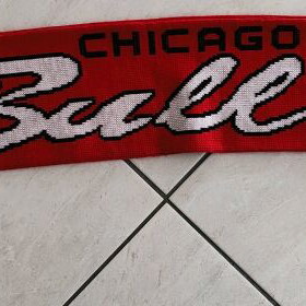 Vintage Chicago Bulls NBA scarf used with official logo