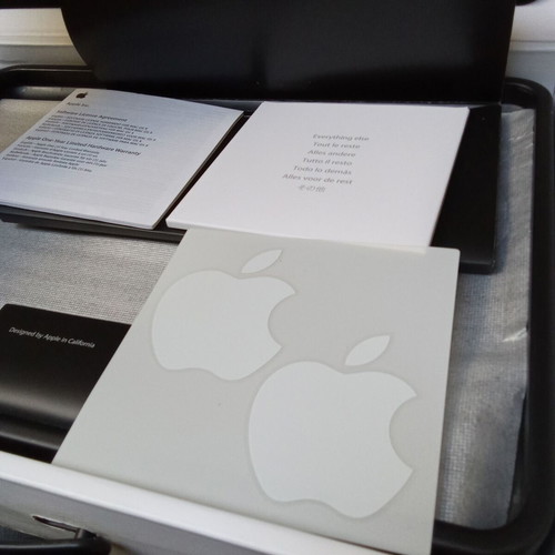 MacBook Pro 15 inch Apple manual documents pack used