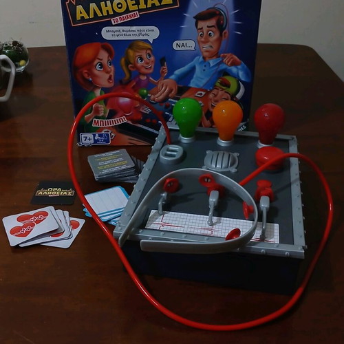 Giochi Preziosi The Hour of Truth board game used