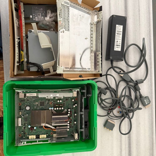 Xbox 360 used open for parts with 500GB
