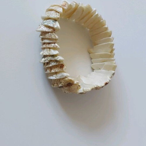 Shell bracelet handmade like new