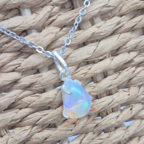 Opal Sterling Silver Necklace new with 8 carat opal gemstone