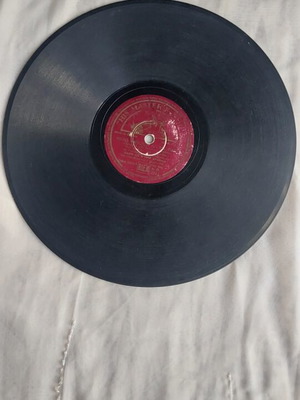 His Master's Voice 78 RPM Record used, Mary Lo & Trio Armonia
