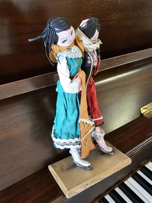 Κούκλες συλλεκτικές χειροποίητες vintage με παραδοσιακή ενδυμασία