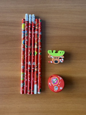 Christmas stationery set with 6 pencils, eraser and sharpener