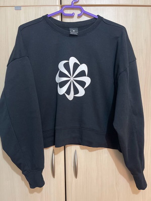 Nike sweatshirt M
