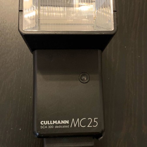 Cullmann MC25 flash used