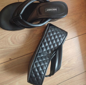 Σαγιονάρες nine west