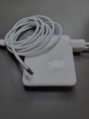 MacBook Pro charger 67W model A2518 used