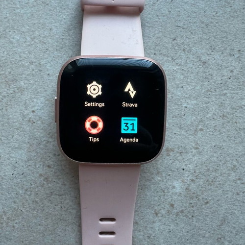 Fitbit Versa 2 watch like new, smartwatch with silicone straps
