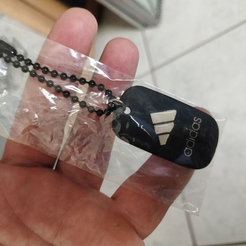 Adidas κρεμαστό μενταγιόν μαύρο καινούργιο unisex