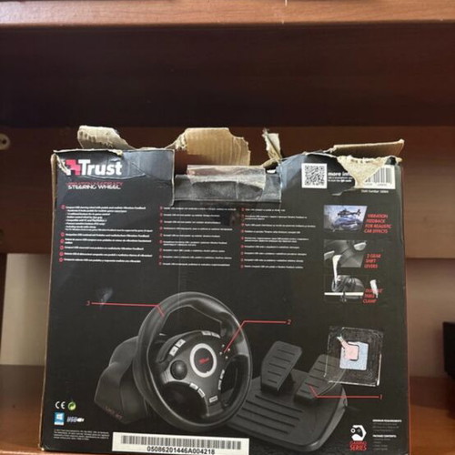 Trust GXT 27 racing wheel used with vibration and pedals for PC/PS3
