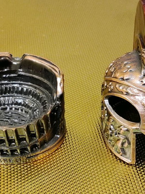 Colosseo and helmet like new from Rome