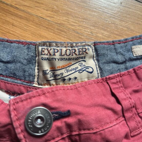 Explorer Chino Shorts burgundy, like new