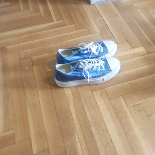 Converse athletic shoes blue metallic like new, size 37.5