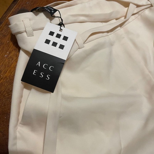 Access fashion pants new, size M, white with tags
