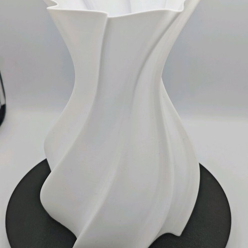 3D printed vase new, white, height 18cm