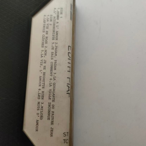 Portrait of Edith Piaf cassette tape like new, folk
