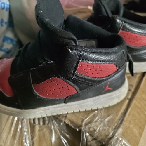 Jordan No27 athletic shoes used, black and red