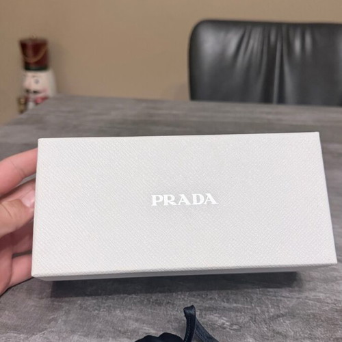 Prada sunglasses black like new