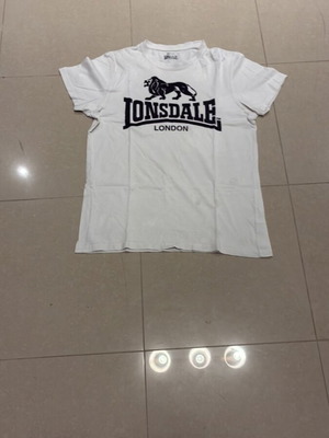 Lonsdale white short-sleeve T-shirt size M