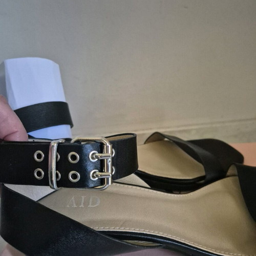 Women's leather sandals like new, size 40.5, black