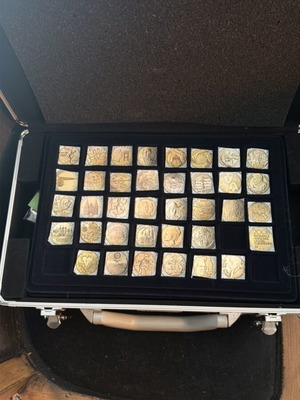 Suitcases for 2€ Coin Collection new