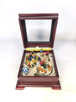 Christmas wooden music box with moving scene gold new