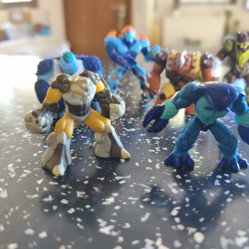 Gormiti figures, pack of 8