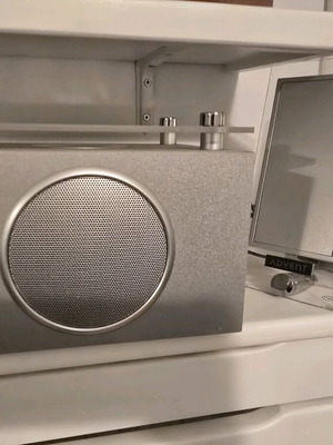 Advent speakers model ADE-21P used with subwoofer and aux cable