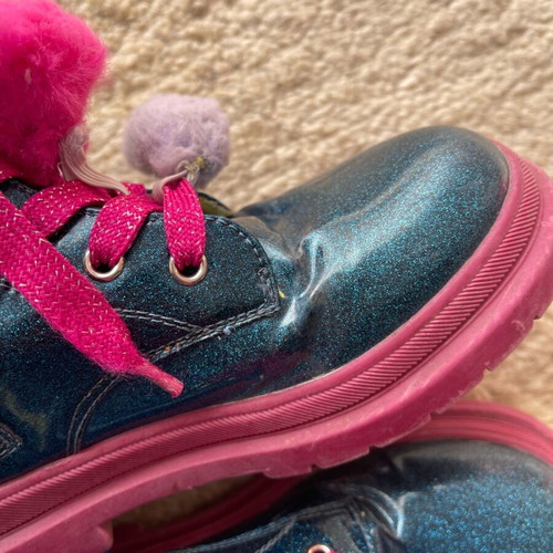 Agatha Ruiz De La Prada children's boots used, blue glitter with pink laces