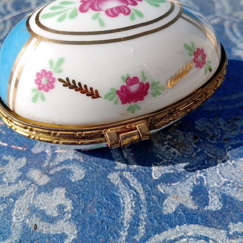 Porcelain egg limoges