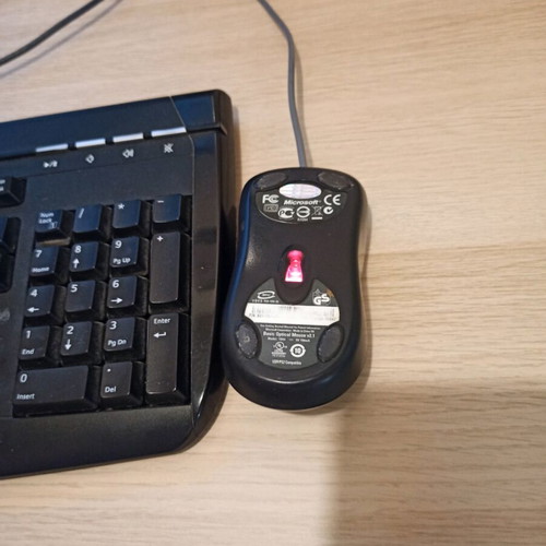 Keyboard and mouse used, fully functional