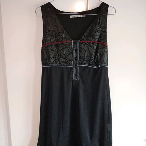 Babydoll lingerie black like new, sheer skirt, size M