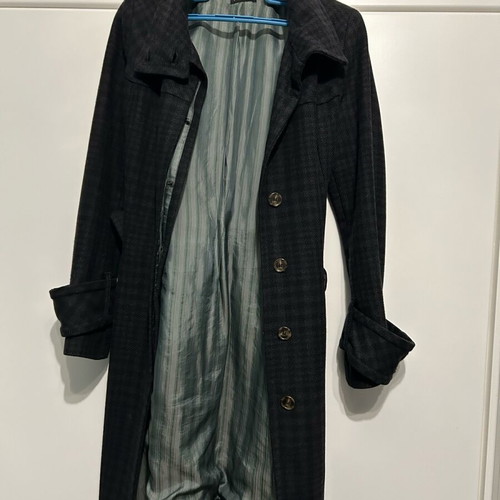 Sisley coat used charcoal check size S with high collar