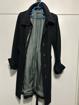 Sisley coat used charcoal check size S with high collar